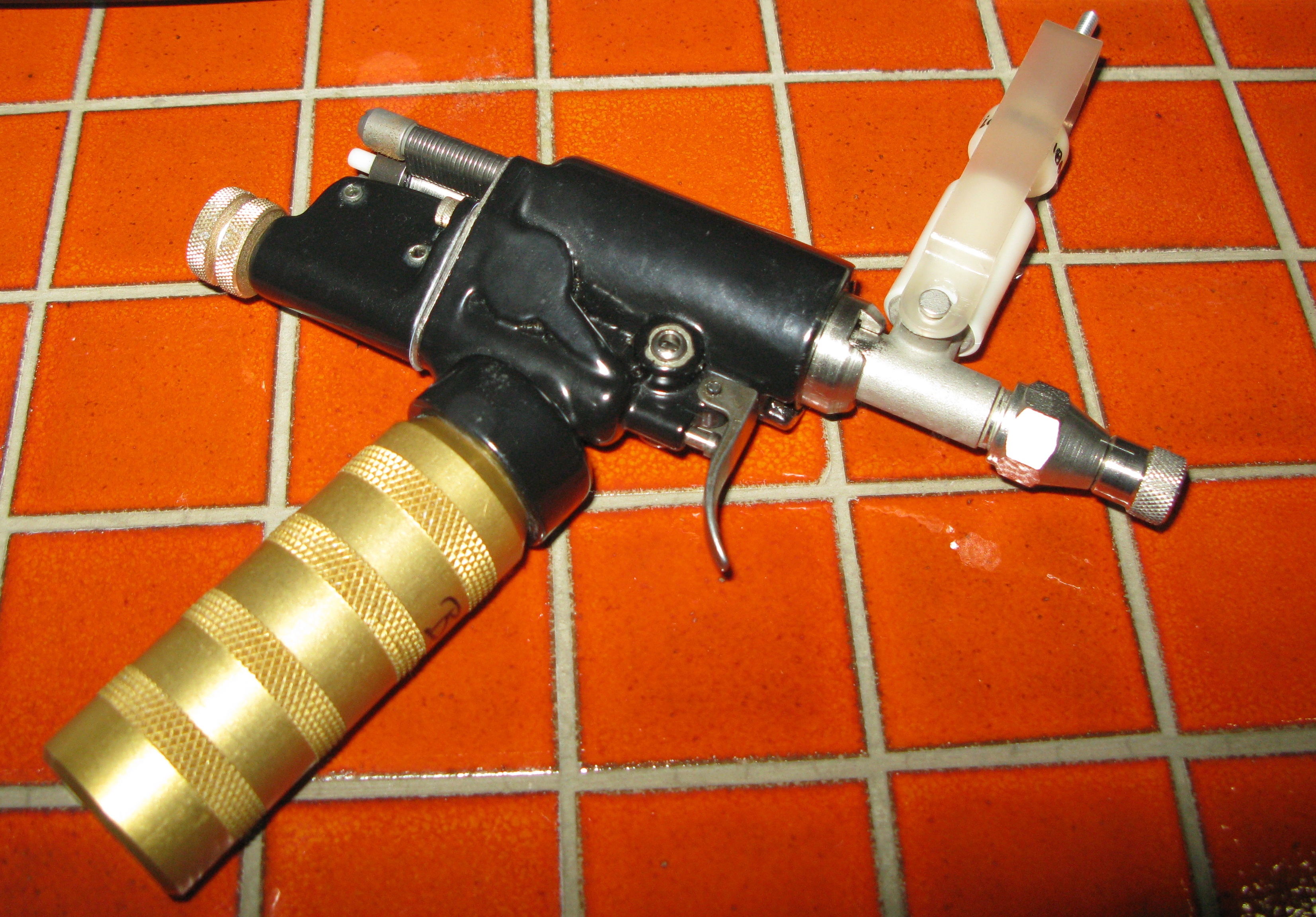 Injector de raig sense agulla