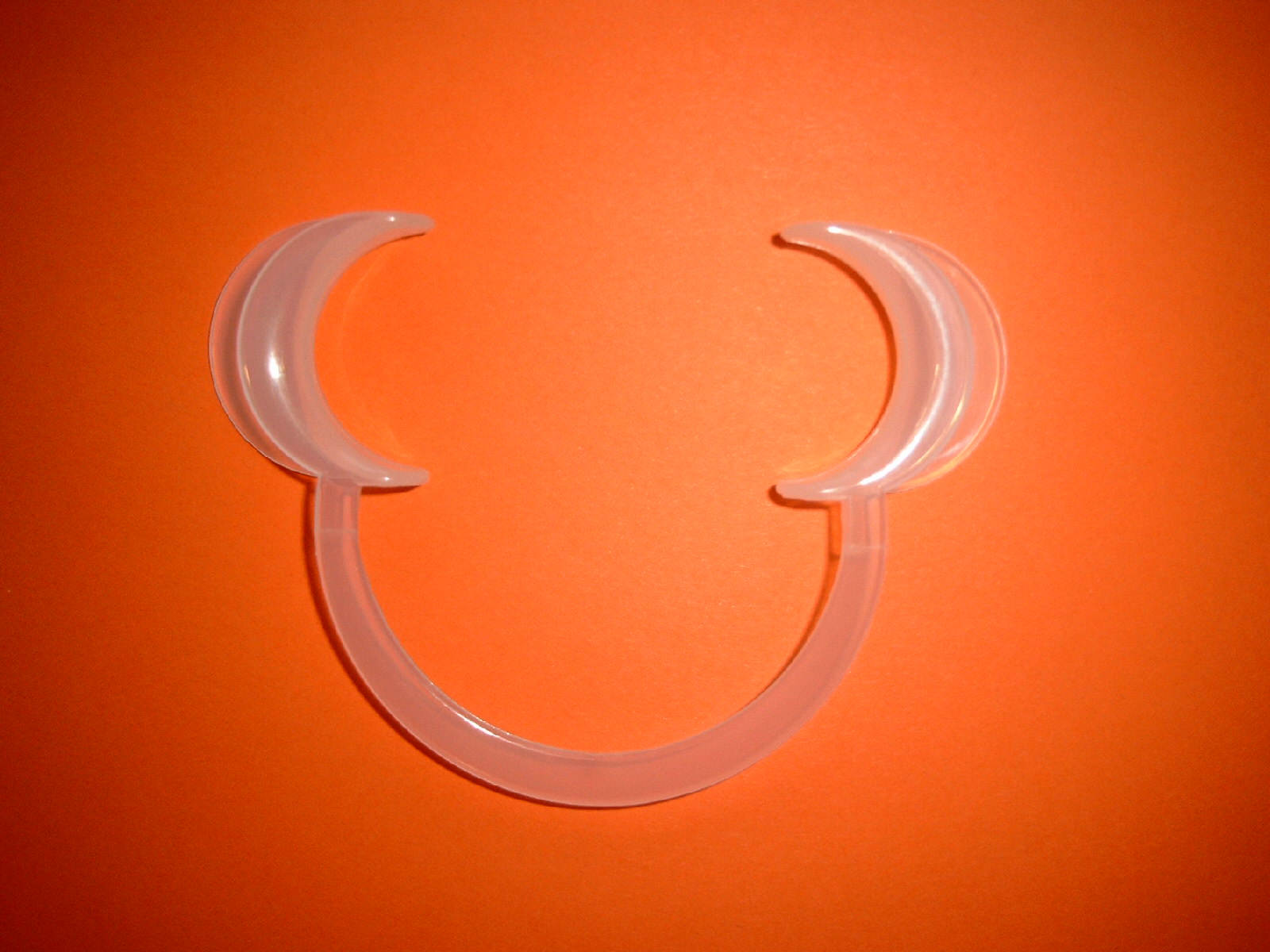 Cheek retractor for buccal mucosa graft harvesting